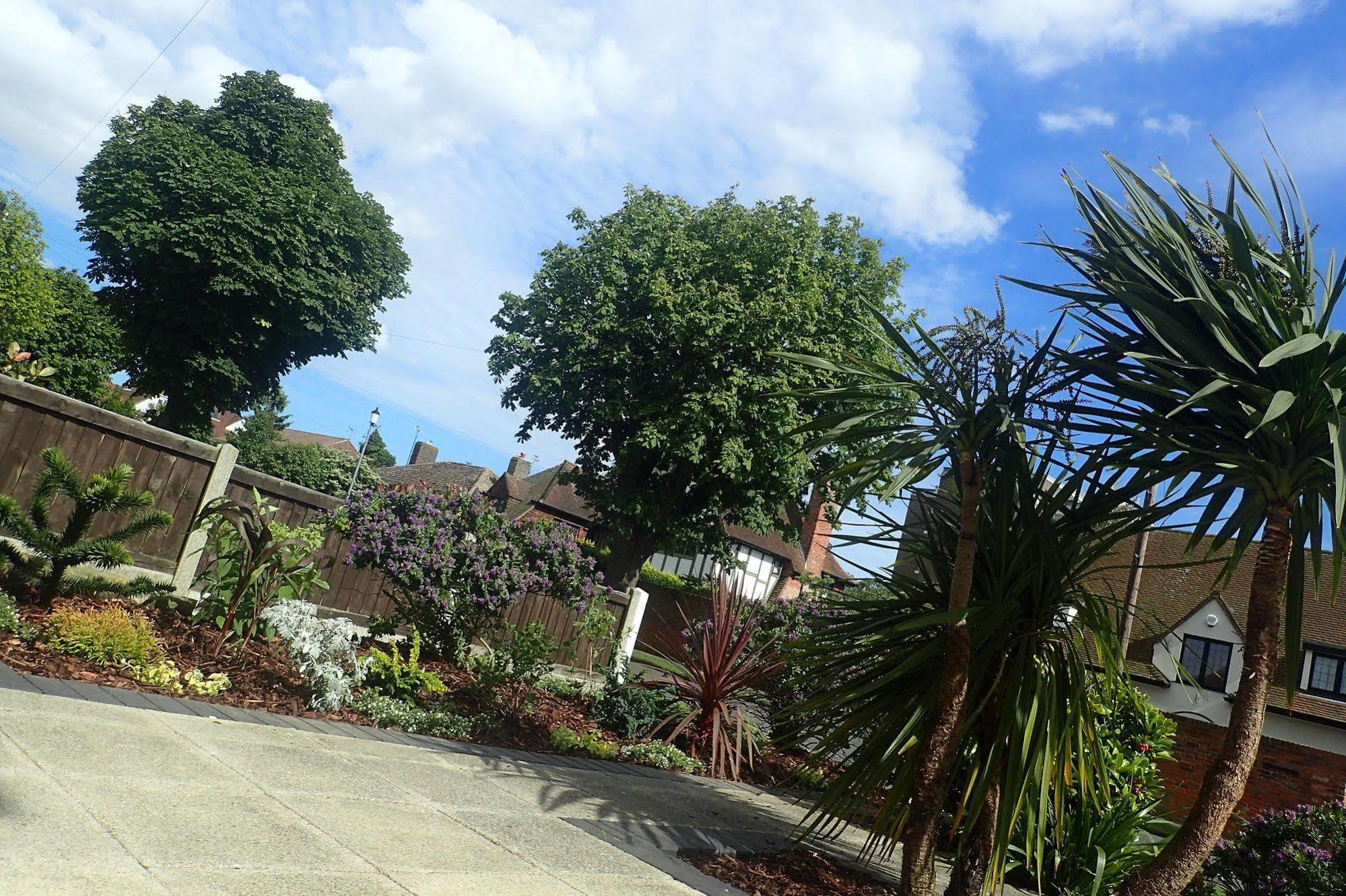 The Old Surgery Bed & Breakfast Clacton-on-Sea Exterior photo